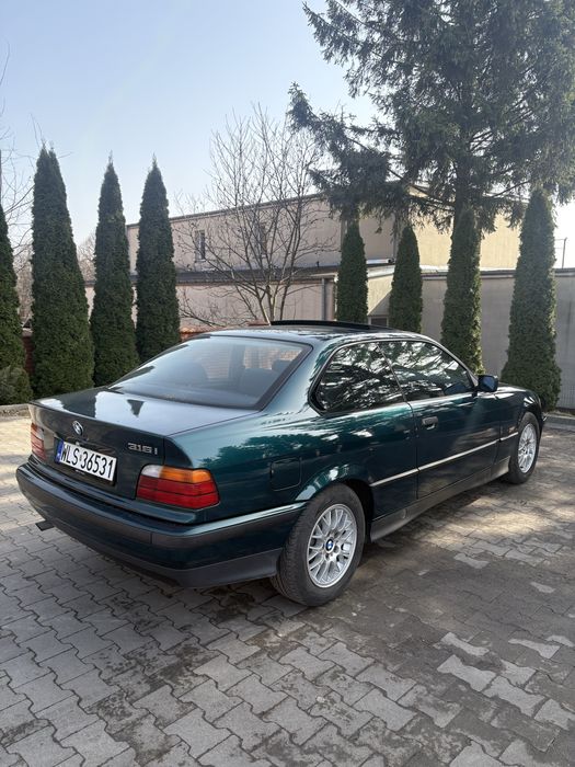 Samochód osobowy bmw 1.6 benzyna coupe stan kolekcjonerski.