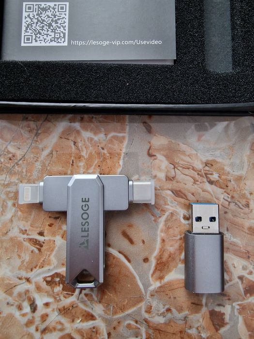 Pendrive 3 w 1 w pudełku