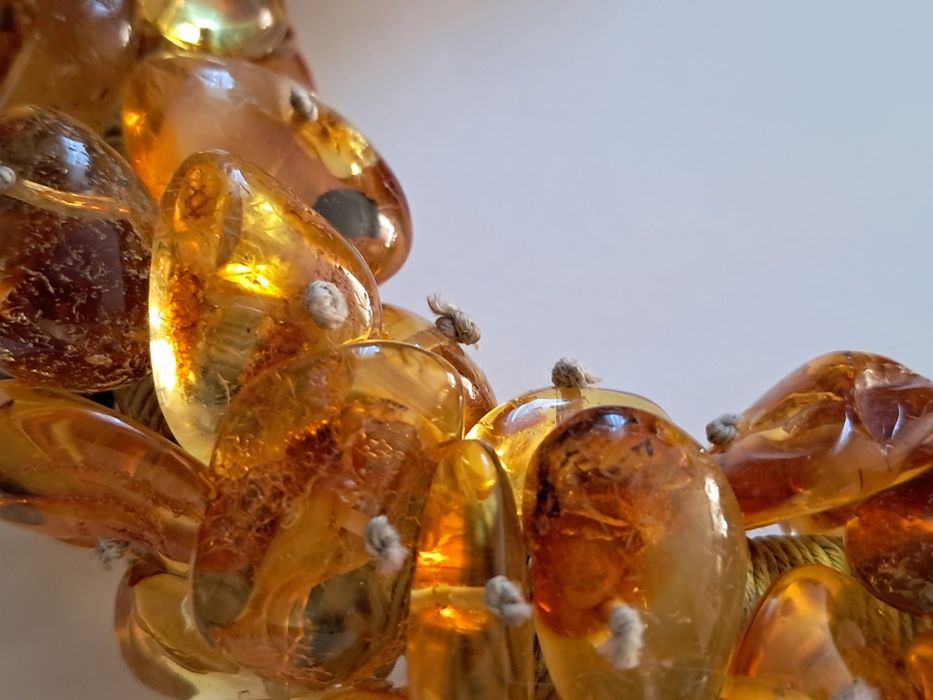 Naszyjnik z naturalnego bursztynu bałtyckiego na lnianym sznurze