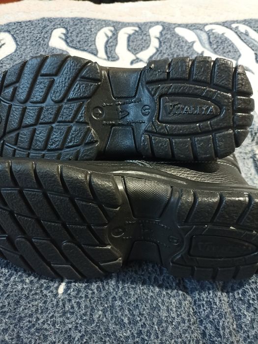 Ботинки рабочие , черные