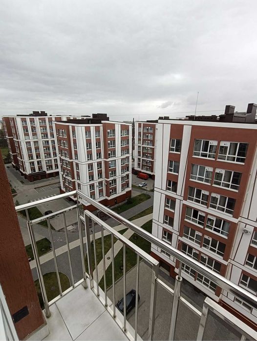 Терміновий продаж просторої трикімнатної квартири з ремонтом в ЖК Опришівська Слобода