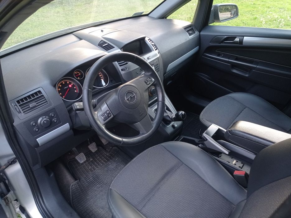 Opel Zafira 1.6 benzyna
