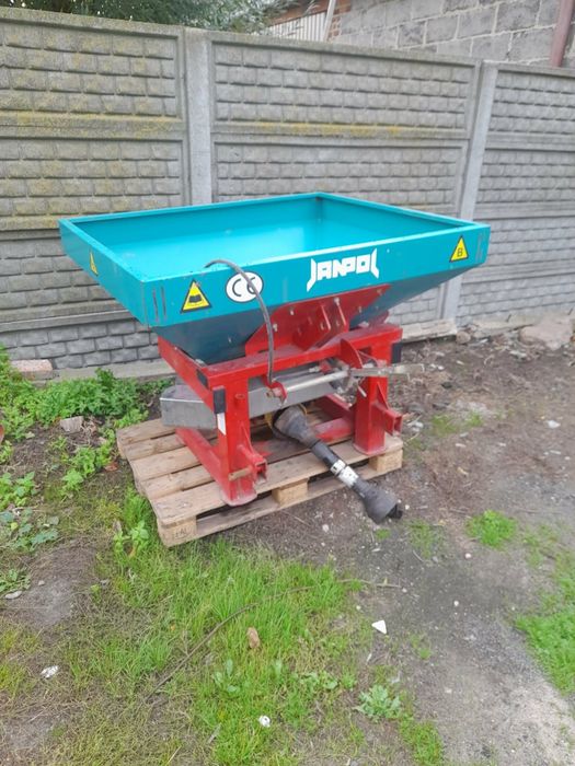 Sprzedam rozsiewacz nawozu 600 l