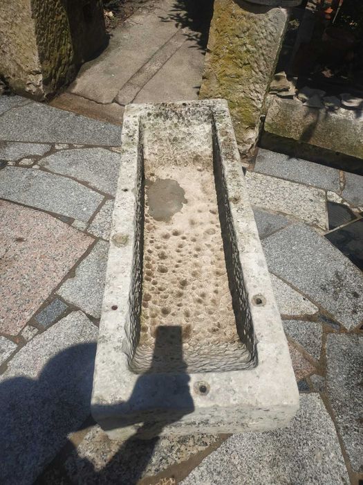 Pia de pedra muito antiga