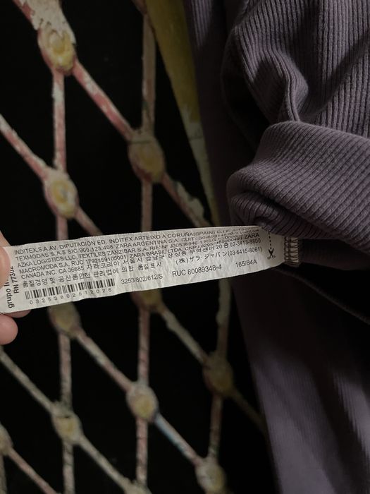 Damski krótki sweterek na długi rękaw z prążkowanego materiału Zara S