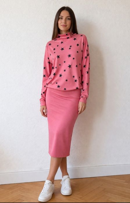 Różowy komplet  bluza oversize w gwiazdki + spódnica midi ołówkowa roz