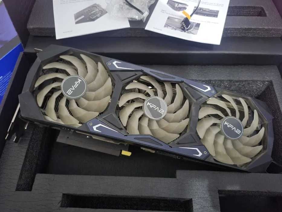 Placa Gráfica Nvidia Geforce RTX 3080 de 10Gb 4 Fan da KFA Leds RGB!