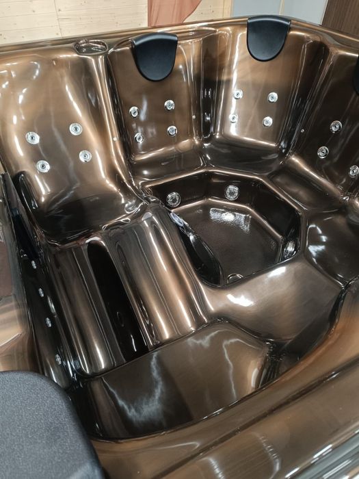 Elektryczne jacuzzi akrylowe 220x220 z leżanką balia wanna ogrodowa