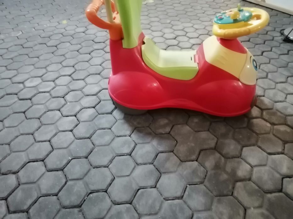 Brinquedos da chicco entre outros