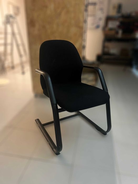 Cadeira de sala de espera / reuniões com braços