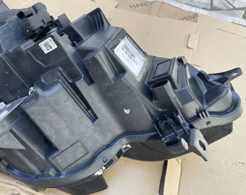 otica frontal ESQ renault megane IV . fase 2 - Full LED