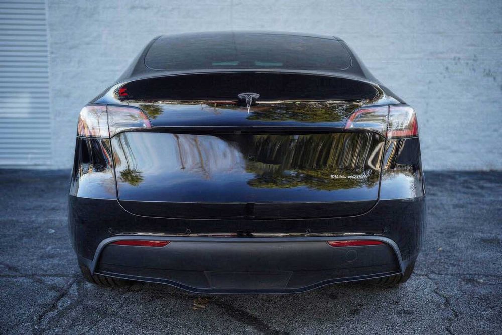 Tesla Model Y Long Range      2021