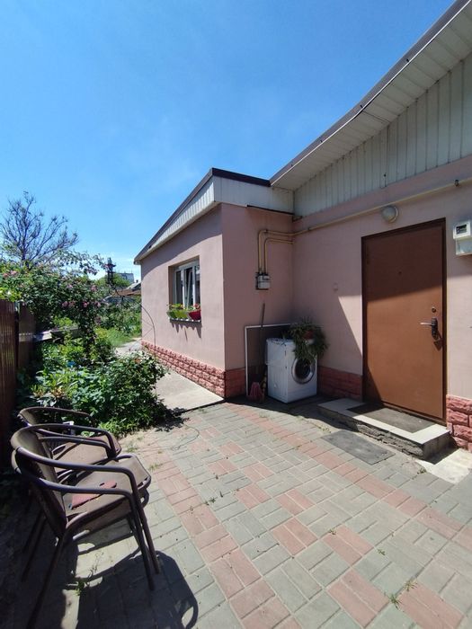 Продаж гарної частини будинку в комфортному р-ні Сєдова. Новинка!