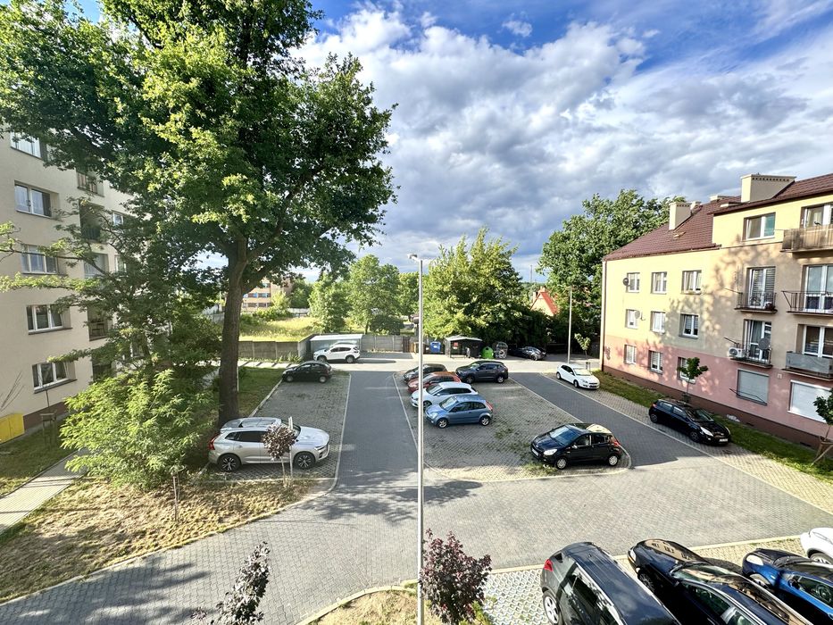 44m , 2 pokoje , balkon