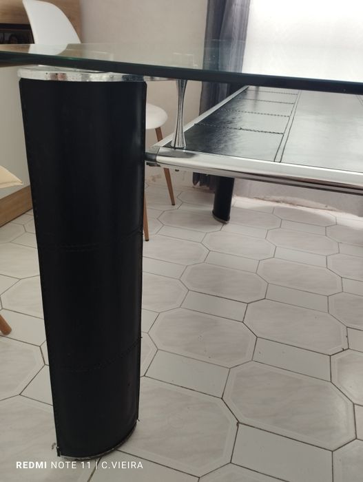 Mesa em vidro 70€