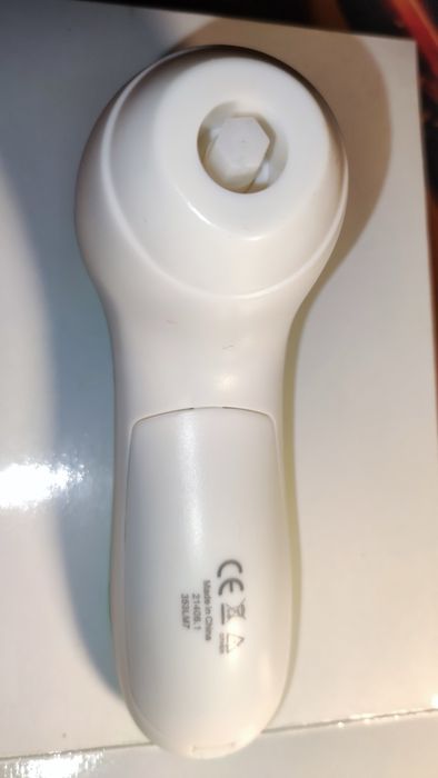 4 в 1 масажер для обличчя, очищувач Oriflame