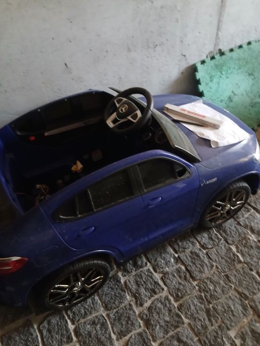 Carro eletrico de bebes Mercedes (avariado)