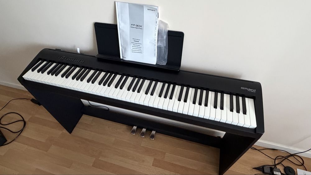 Piano Roland FP-30x BK (Preto)