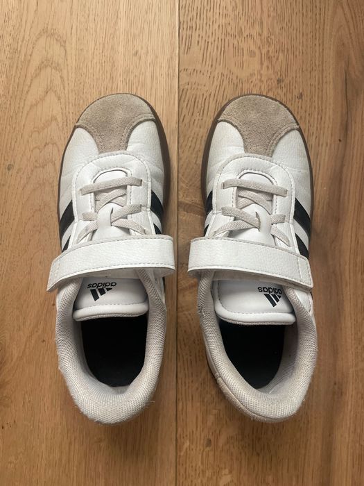 Ténis adidas tamanho 35