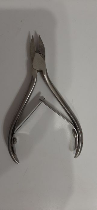 Щипцы для ногтей