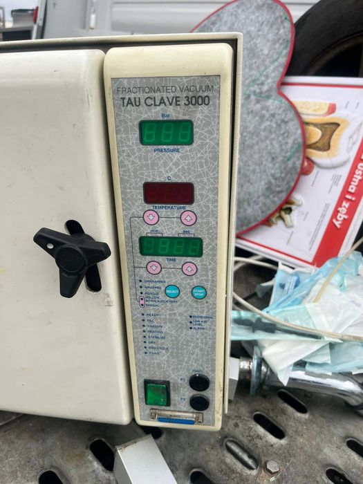 Autoklaw TAU CLAVE 3000