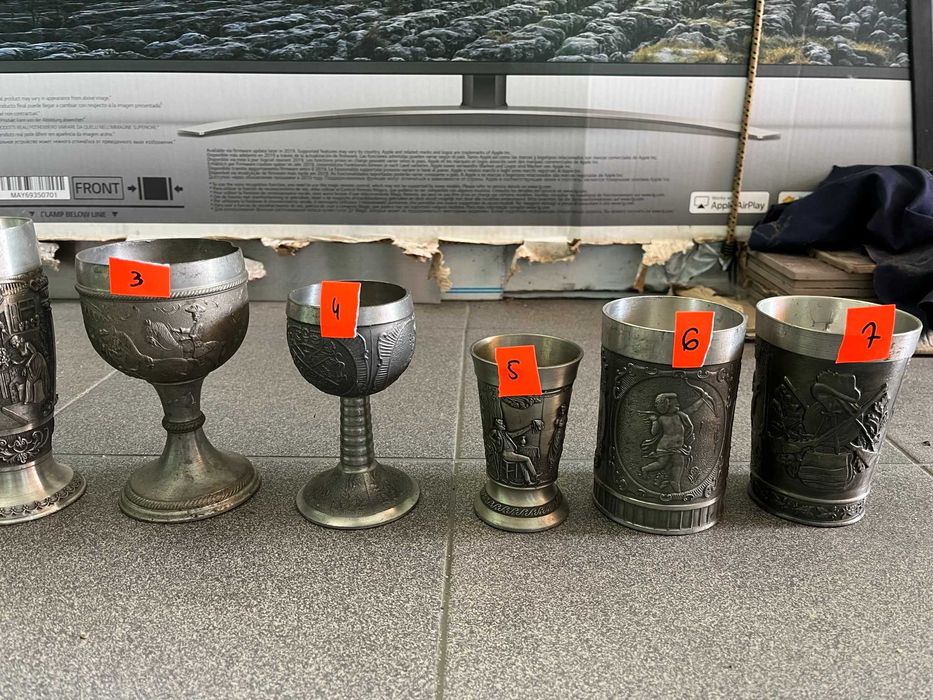 kufle, dzbanki, kieliszki z cyny zdobione