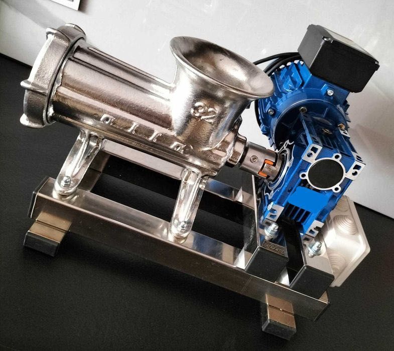 Profesjonalna maszynka do mielenia mięsa Alfa 32 – NOWA