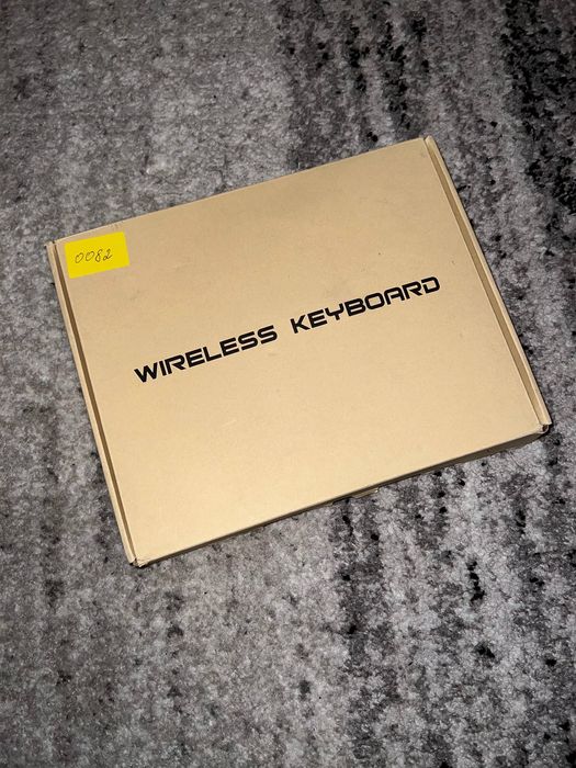 Новий чохол-клавіатура з трекпадом для iPad (Bluetooth)