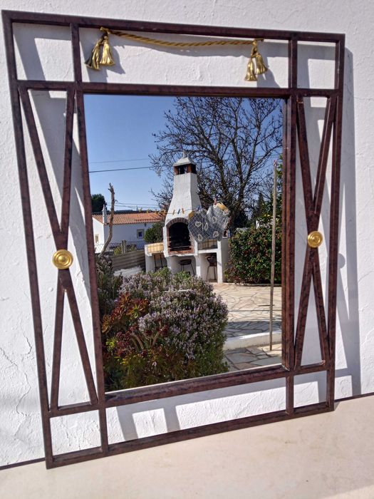 Espelho ornamentado em ferro forjado - peça única