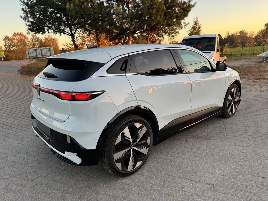 Renault Megane E-TECH 60kWh 218KM 2022r/ kamery 360/ pompa ciepła