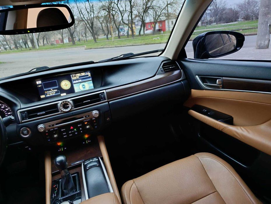 Lexus GS 350 2014 року 3.5 л. /бензин