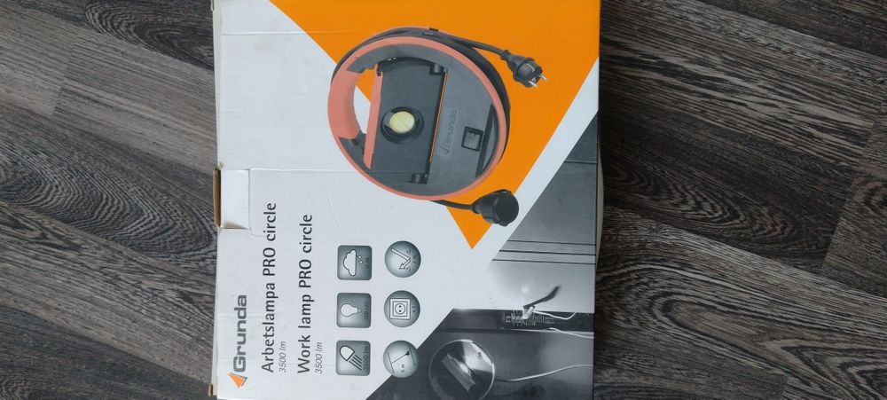 Reflektor lampa LED Grunda