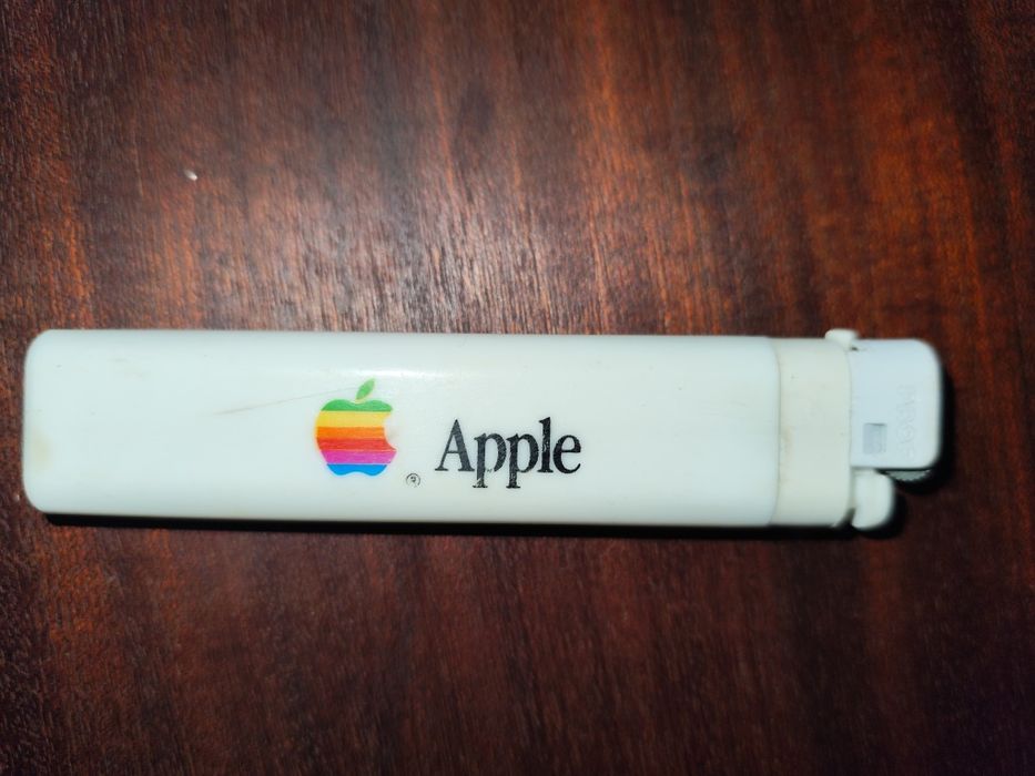 Isqueiros de coleção conjunto  Apple, Shell, Castrol etc