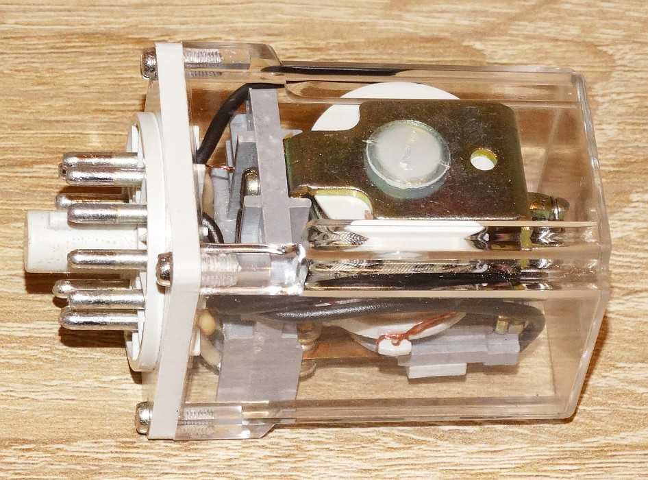 Przekaźnik R15 3PDT 10 A 250 VAC, cewka 12 VDC; Z.P. ŻARY RELPOL