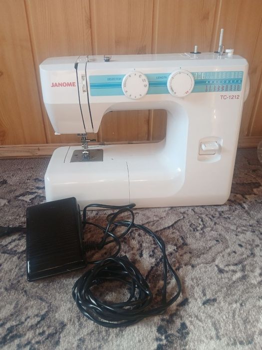 Швейна машинка Janome TC-1212