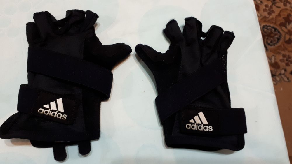 Перчатки для фитнеса adidas klimacool