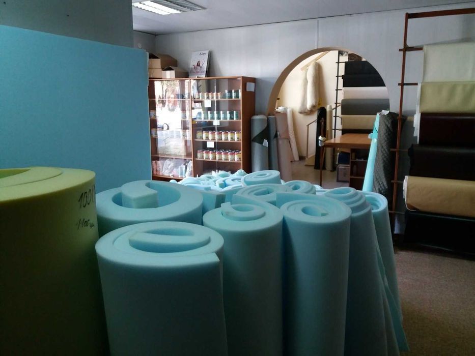 Мебельные ткани, обивочные, кожзам ,поролон, синтепон, ватин, холлоф.