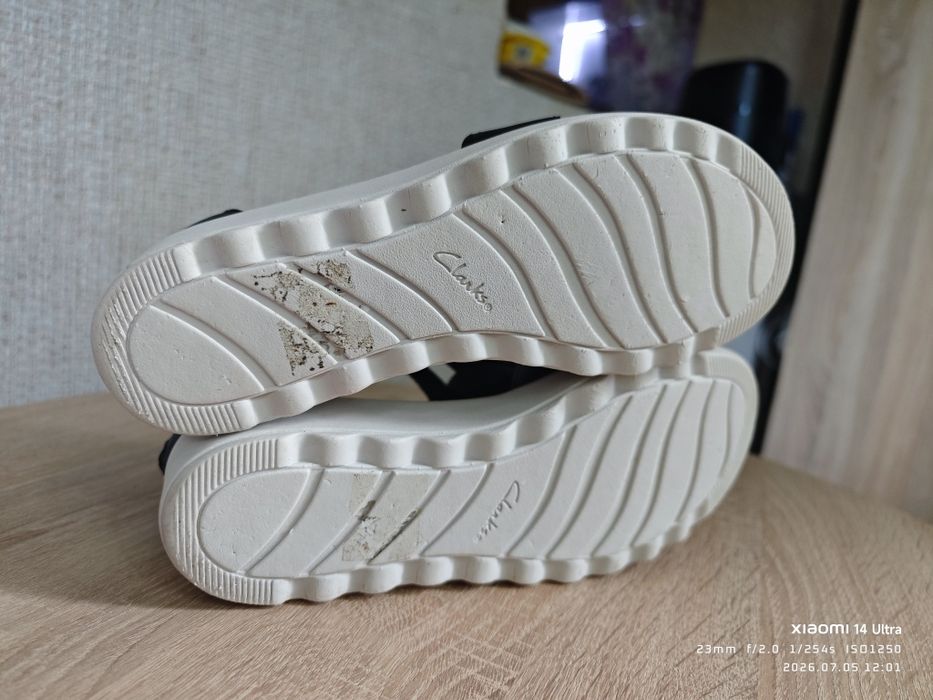 Босоніжки Clarks 39