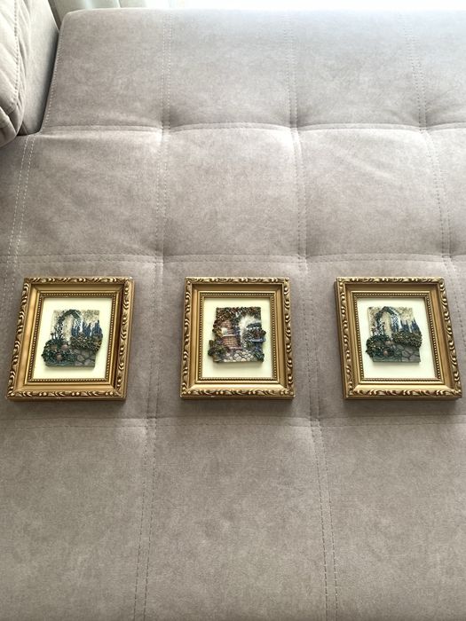 Pequenos quadros antigos relevo 3D