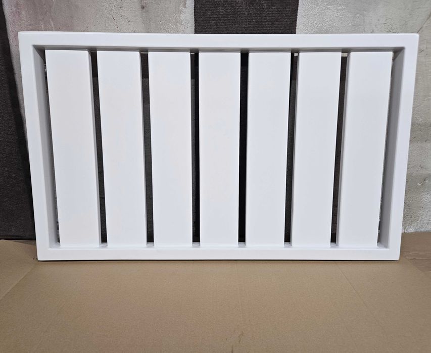 Grzejnik pokojowy piękny, wys 55cm, szer 92 cm, podł. dolne lewe 5cm