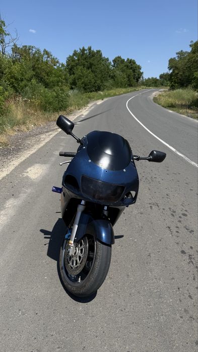 Продам suzuki gxr 600!