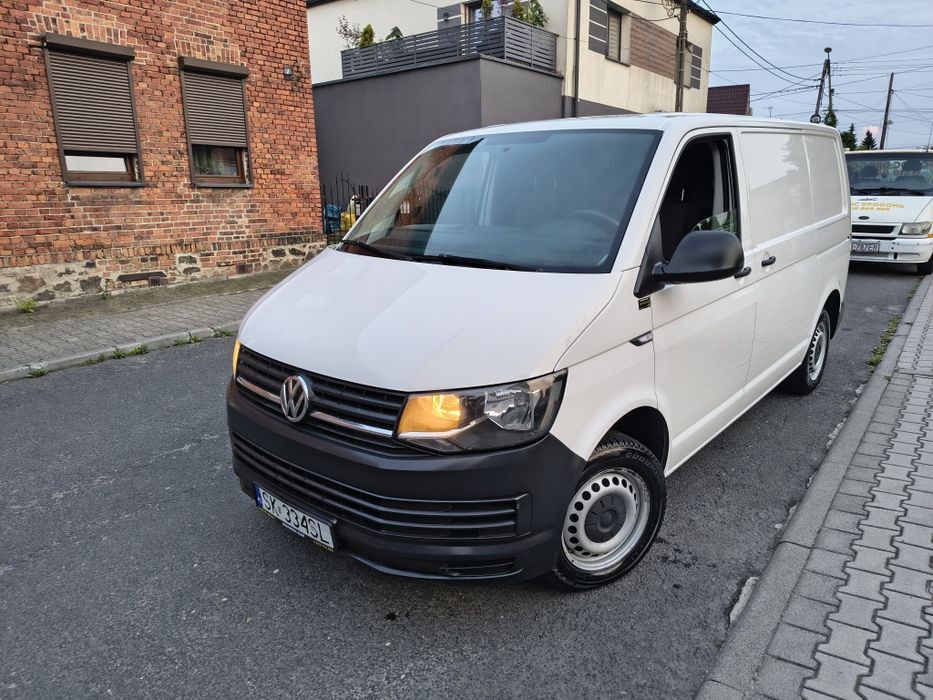 Wynajem busa dostawcze osobowe Transporter t6 Trafic long