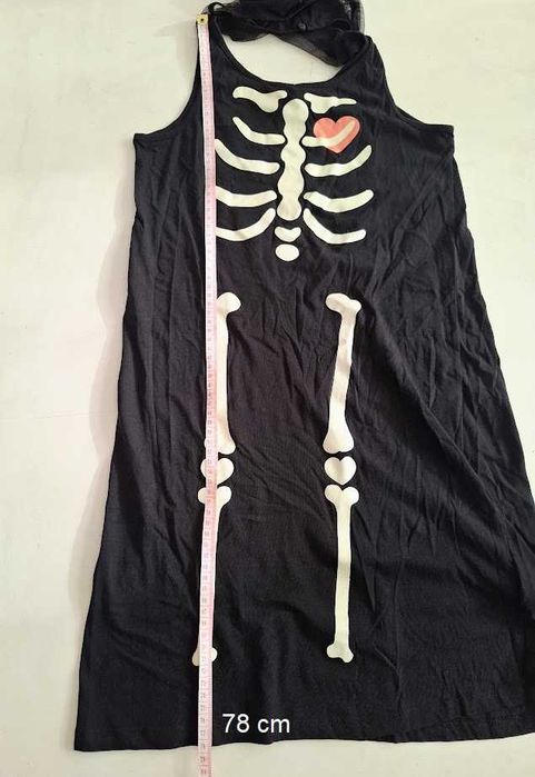Vestido H&M de esqueleto Halloween para 8-9 anos (134cm)