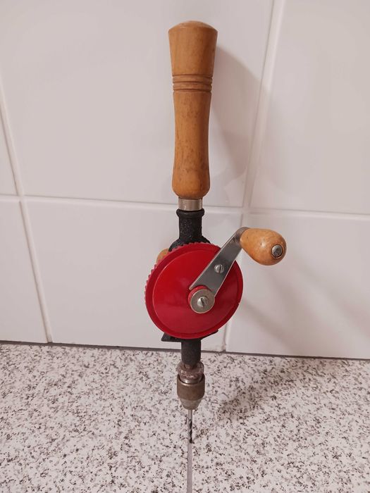 Berbequim Manual, Muito Antigo.