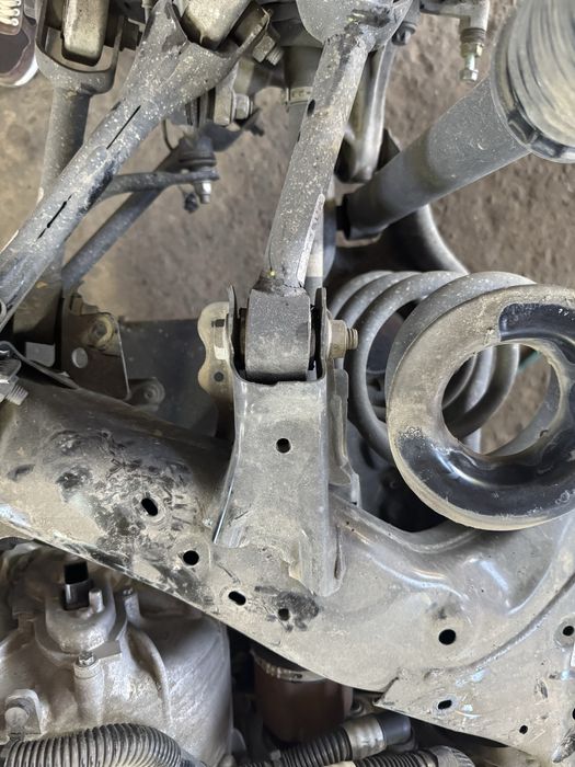 Задній підрамник Tesla model 3