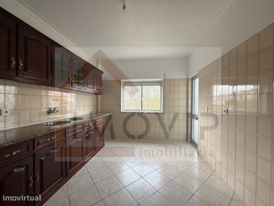 Apartamento T2 Pinhal Novo- zona central — Pinhal Novo, Setúbal