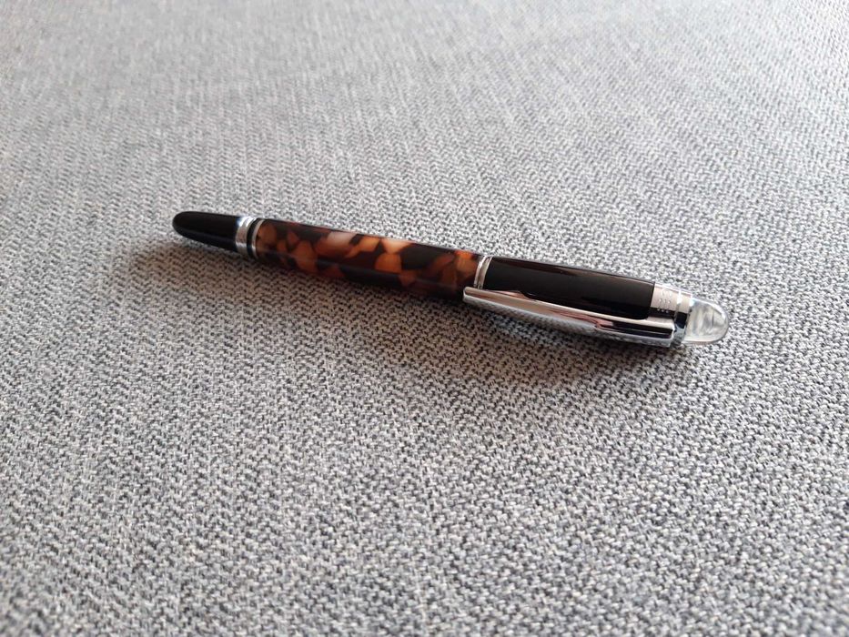 Caneta de tinta permanente MONTBLANC