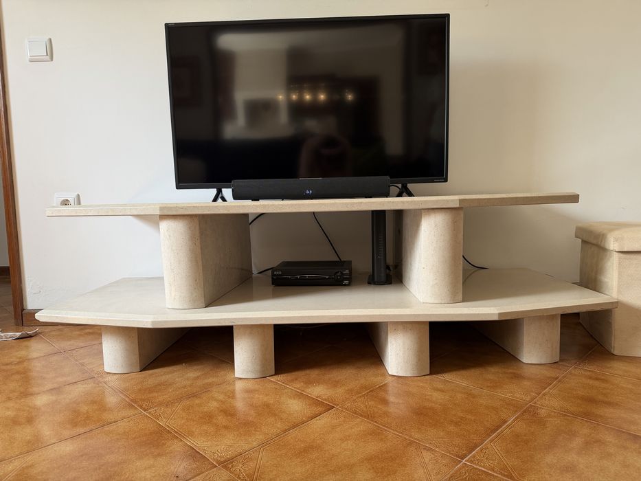 Movél tv em mármore