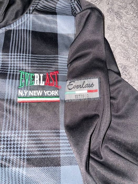 Кофта Everlast оригінал, розмір S — у відмінному стані, як нова