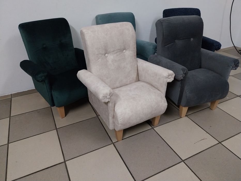 Sprzedam dziecinne foteliki nowe różne kolory